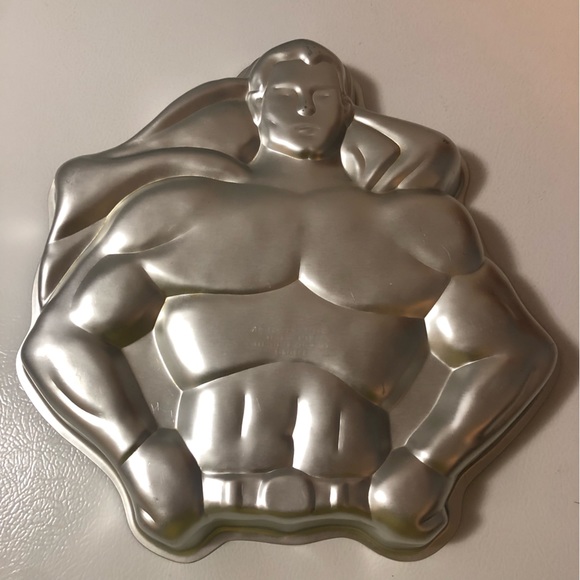 VTG 1977 Wilton Superhero Cake Pan Muscle Man Dad Father Batman Super 505-1212 - Picture 1 of 4